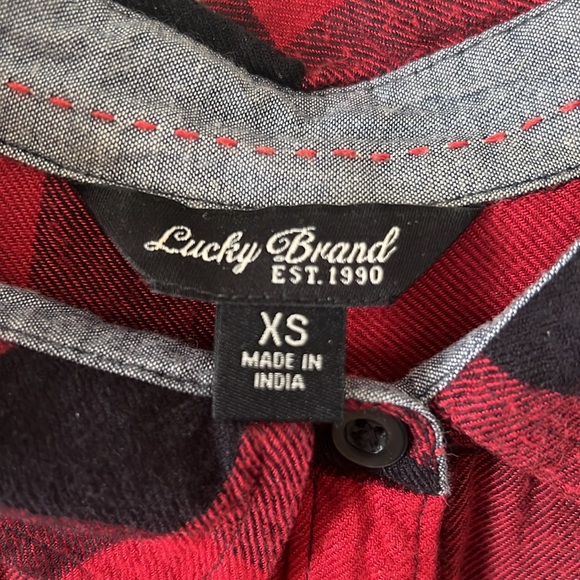 Button down - Picture 3 of 3